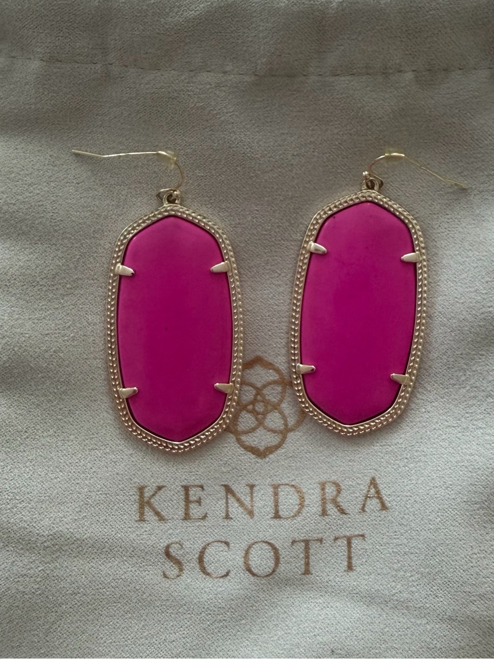 Kendra Scott Hot Pink Danielle Drop Earrings in Gold Tone